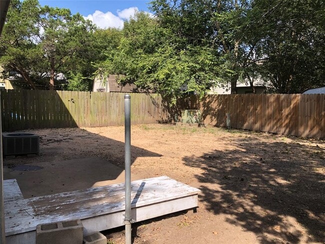 Building Photo - 718 Decker Prairie Dr