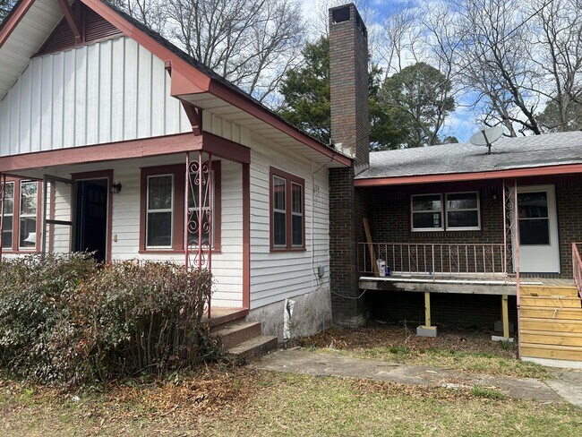 Foto del edificio - 1403 Goehler Rd SE