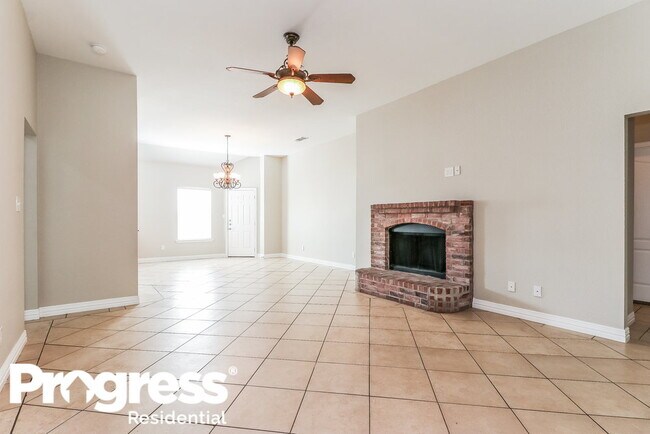 Foto del edificio - 8145 Tanner Ave