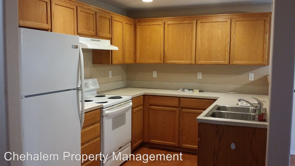 Primary Photo - 270 SE Edwards Dr