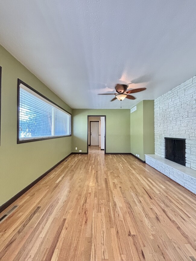 Building Photo - 6917 W Randolph Dr