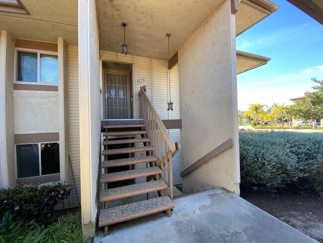 Foto del edificio - Beautiful corner condo in Lake San Marcos
