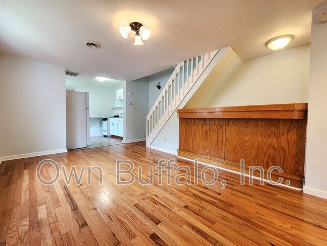 Foto del edificio - 742 Plymouth Ave