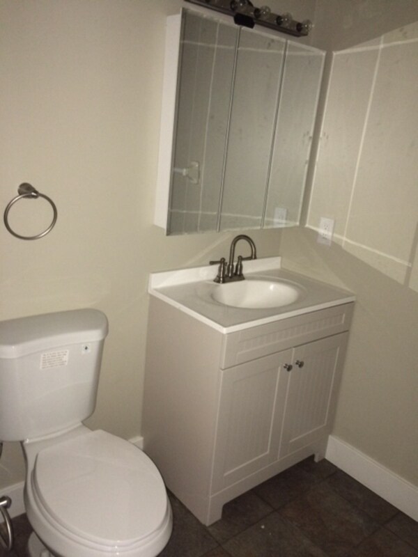 Foto del edificio - 857A Goodfellow Blvd