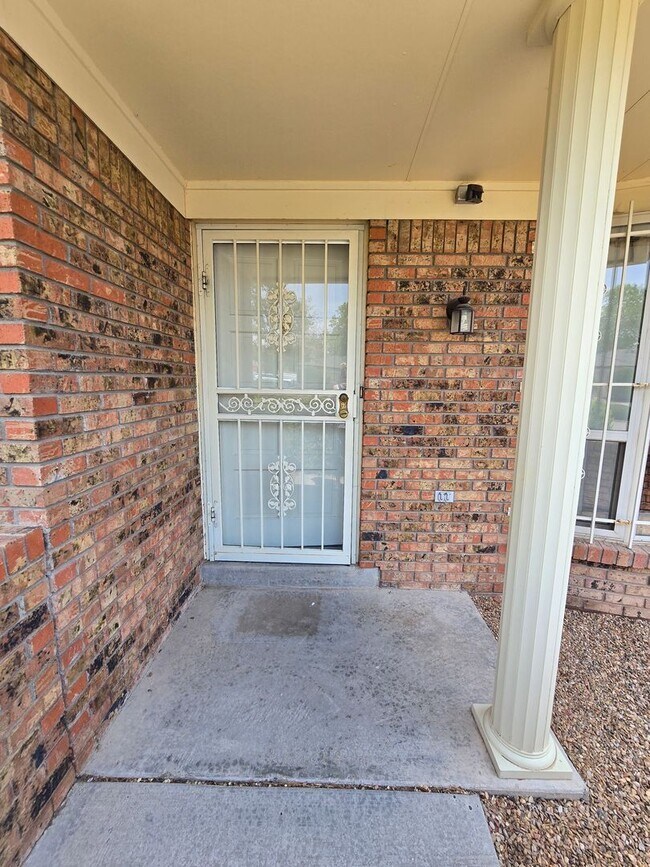 Foto del edificio - Beautiful 4BR+office home in Academy Hills...