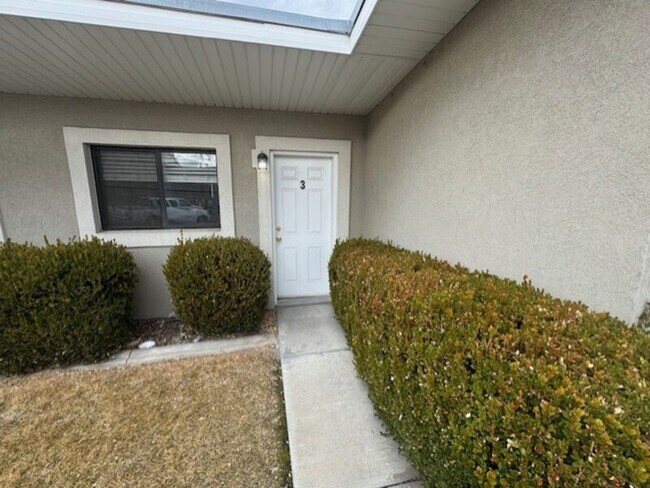 Foto del edificio - 1643 S State St