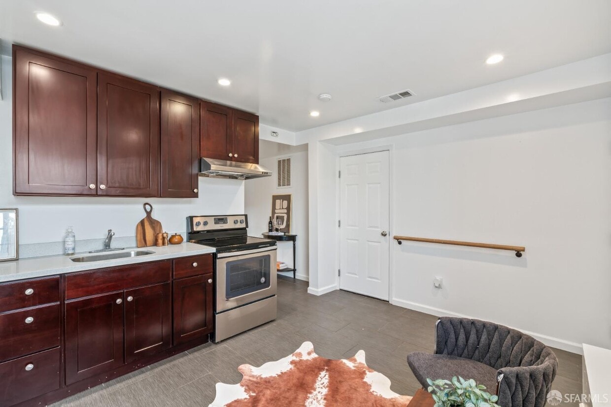 169 Miriam St, Daly City, CA 94014 Room for Rent in Daly City, CA