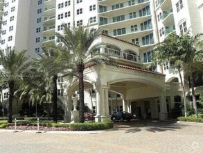 Building Photo - 19900 E Country Club Dr