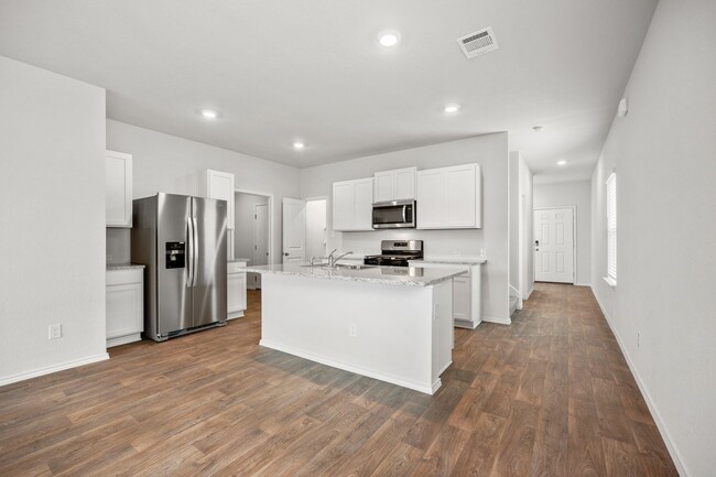 Foto del edificio - REDUCED DEPOSIT!!!  Brand New Construction...