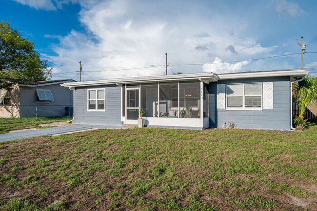 Building Photo - BEAUTIFUL Home For Rent in St Petersburg! ...