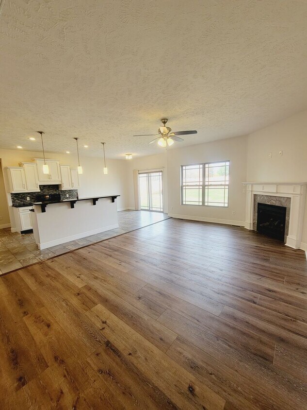 Primary Photo - Bent Tree Subdivision - 4 Bedrooms w/ 3 Ca...