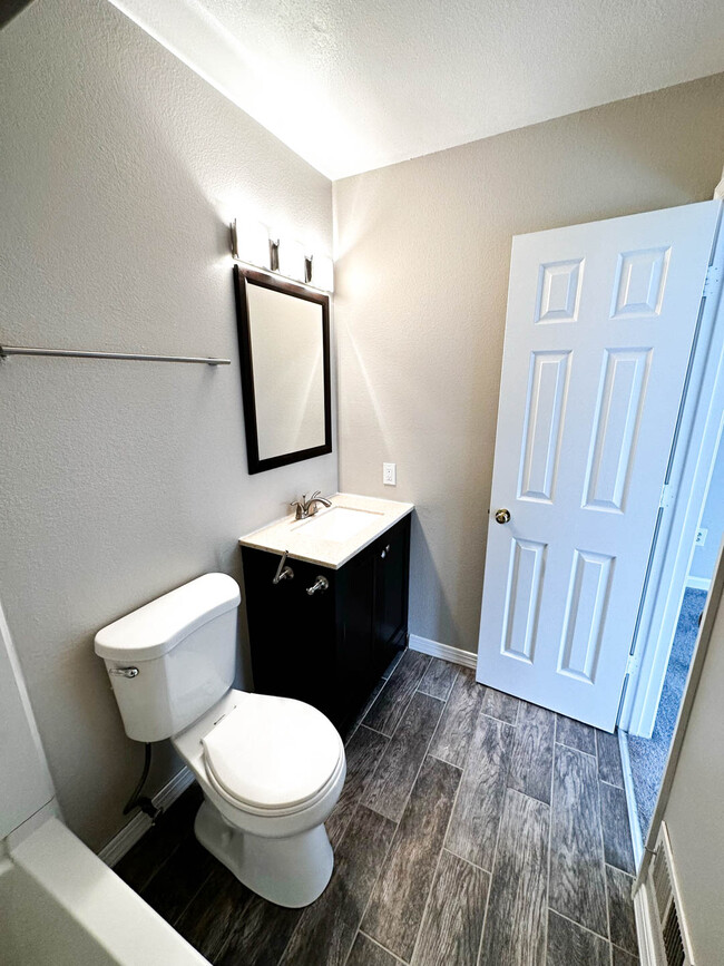 Foto del edificio - 1722 Wilcox Ln