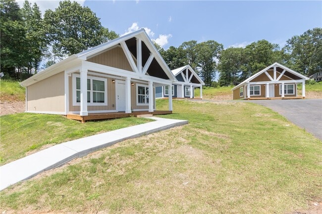 Building Photo - 1025 Smyzer Rd