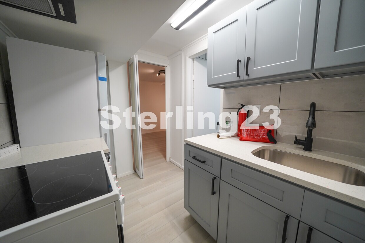 Primary Photo - 14-26 26th Ave
