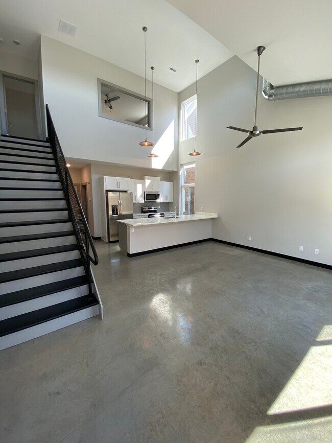 Building Photo - Lyndon Lofts Court