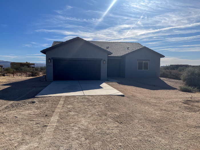 Foto principal - 3Bed/2Bath Home at Rio Verde! $399 MOVE-IN...