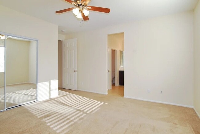 Building Photo - 27181 Golden Field Ct