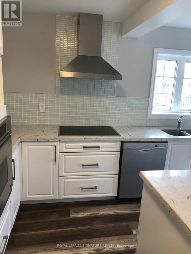 Building Photo - 22 George St