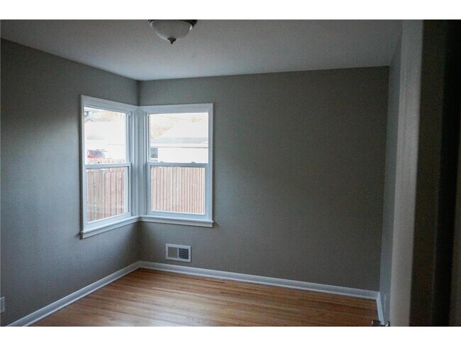Foto del edificio - 3143 NE Garfield St