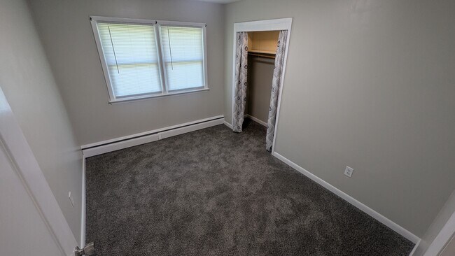 Foto del edificio - 2221 Millwood Dr