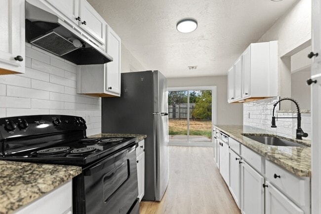 Building Photo - 1401 SW 64th St