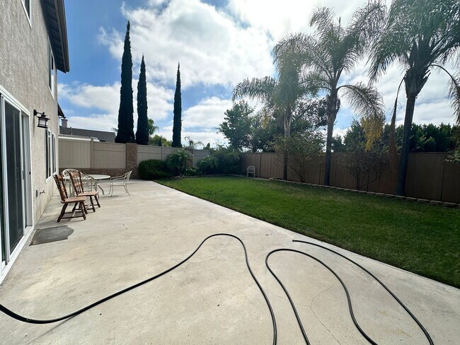 Foto del edificio - A stunning 4-bedroom haven, fully renovate...