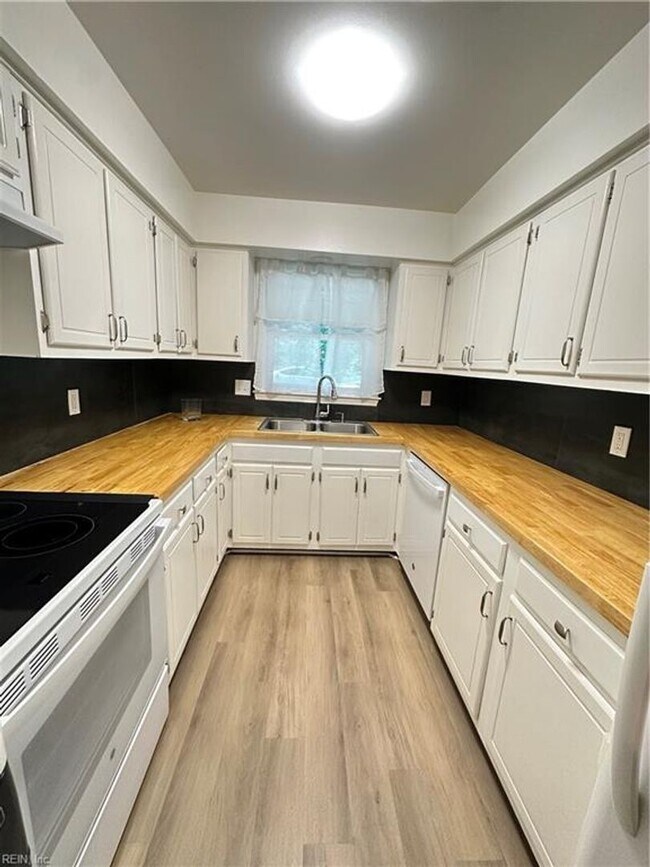 Foto del edificio - 2 Bedroom 2 Bath Condo