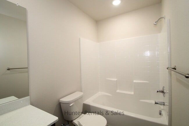 Building Photo - Truly Exceptional!