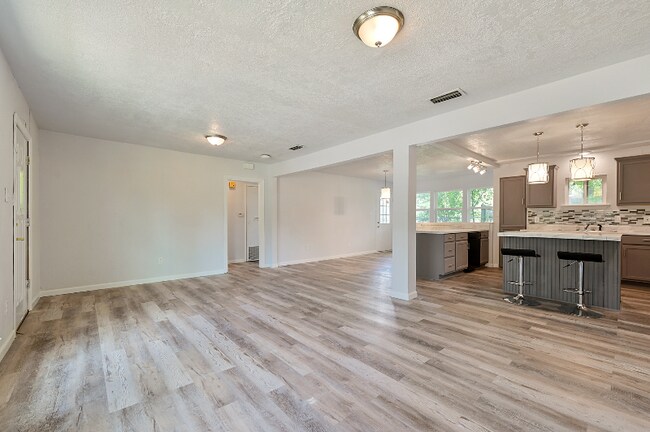 Building Photo - 411 N Randolph Ave