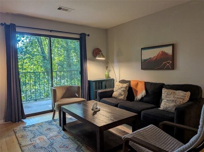 Foto del edificio - 2657 Lenox Rd NE