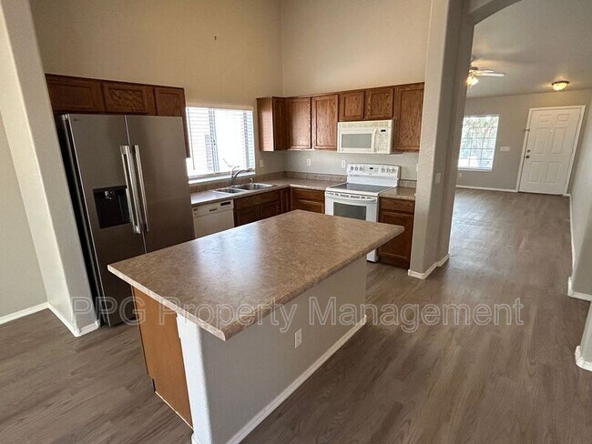 Foto del edificio - 18053 N 111th Dr