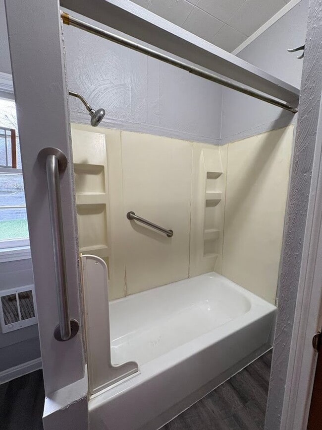 Foto del edificio - 1411 Spring Ave NE