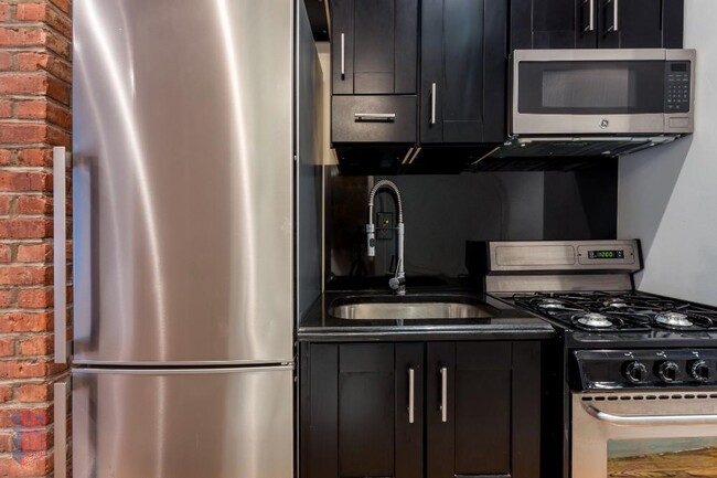 Foto del edificio - 314 E 106th St