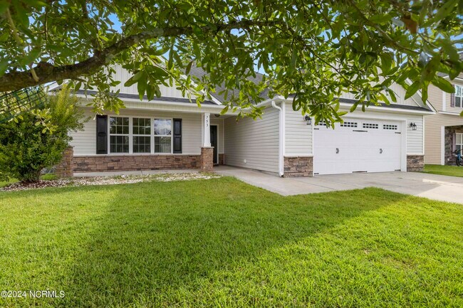 Building Photo - 753 Radiant Dr