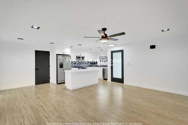 Building Photo - Newly Updated 3 Bedroom Aloha Home - Huge Yard!