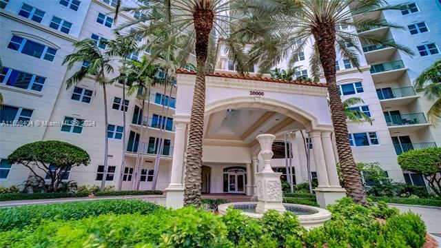 Primary Photo - 20000 E Country Club Dr