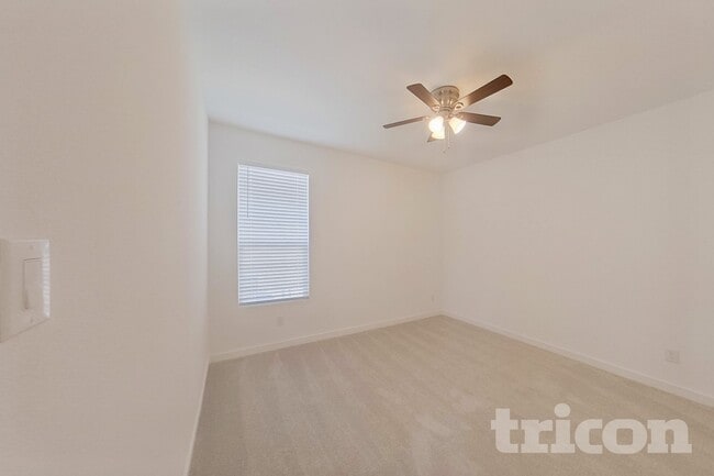 Building Photo - 1305 Francesca Dr