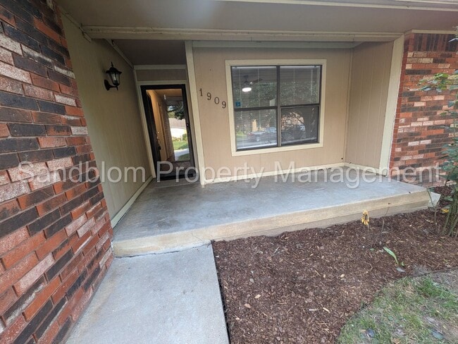 Building Photo - For Lease | Broken Arrow - Union Schools |...