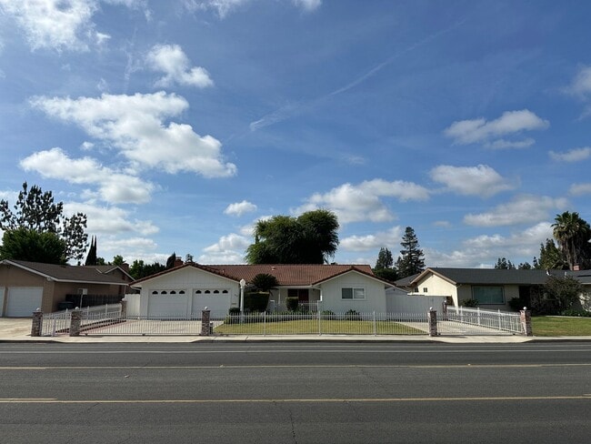 Building Photo - 3133 W Mill Creek Dr