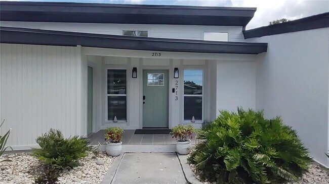 Building Photo - 2713 Renatta Dr