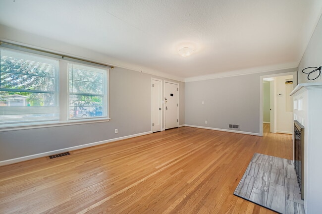 Building Photo - 5610 NE 36th Ave