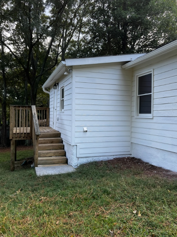 Building Photo - 114 Carnes Dr SE