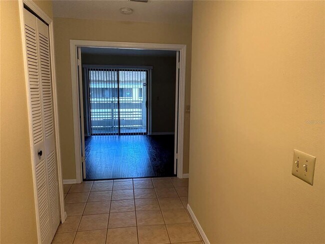 Building Photo - 445 S Netherwood Cres