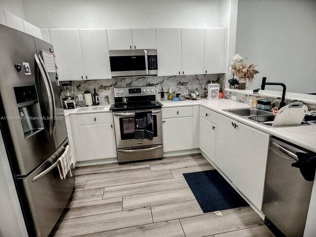 Foto del edificio - 4226 SW 156th Ave