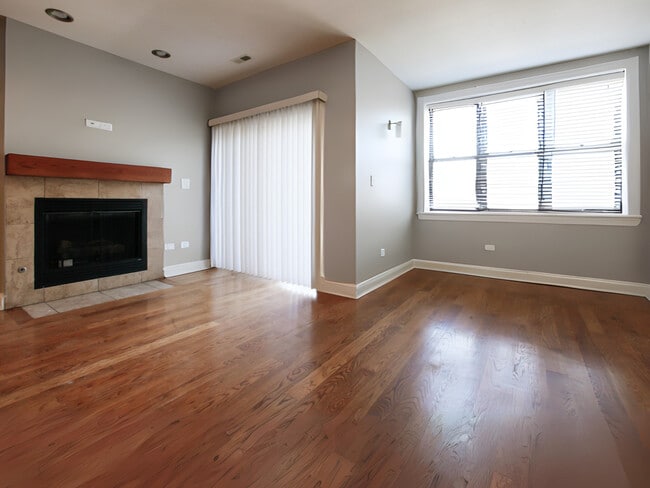 Building Photo - 4237 S Calumet Ave