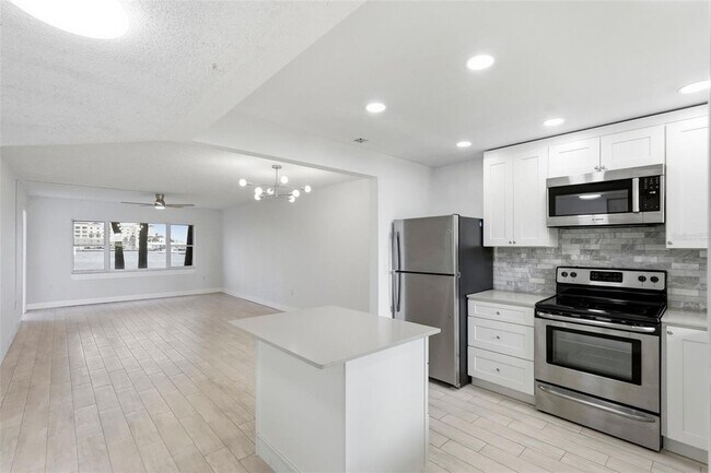 Foto del edificio - 4775 Cove Cir