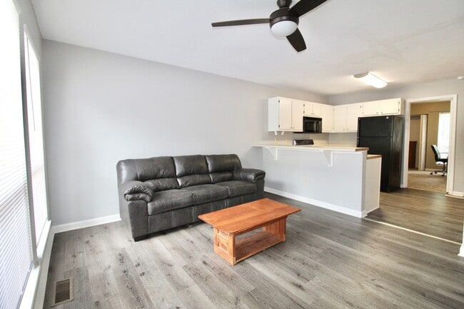 Foto del edificio - 1462 Devon Ln