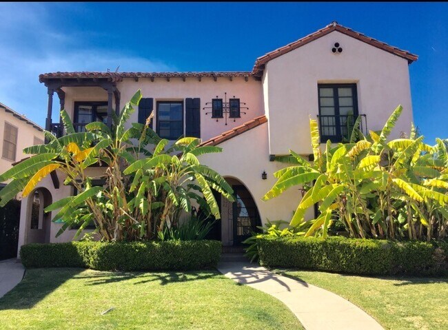 Beautiful 1920's Spanish Colonial building ~ - 827 Belmont Ave