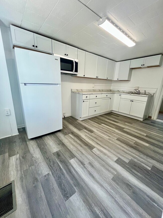 Foto del edificio - May 2026 Move In — 2 bedroom Single Family...