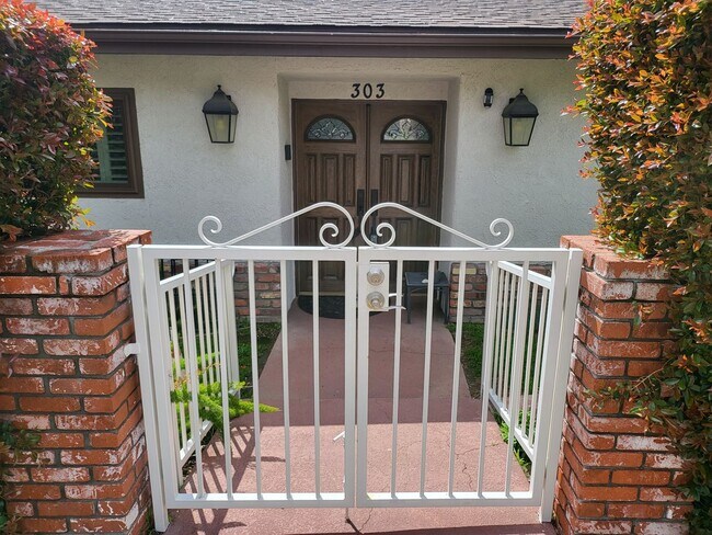 Building Photo - Kenneth Properties